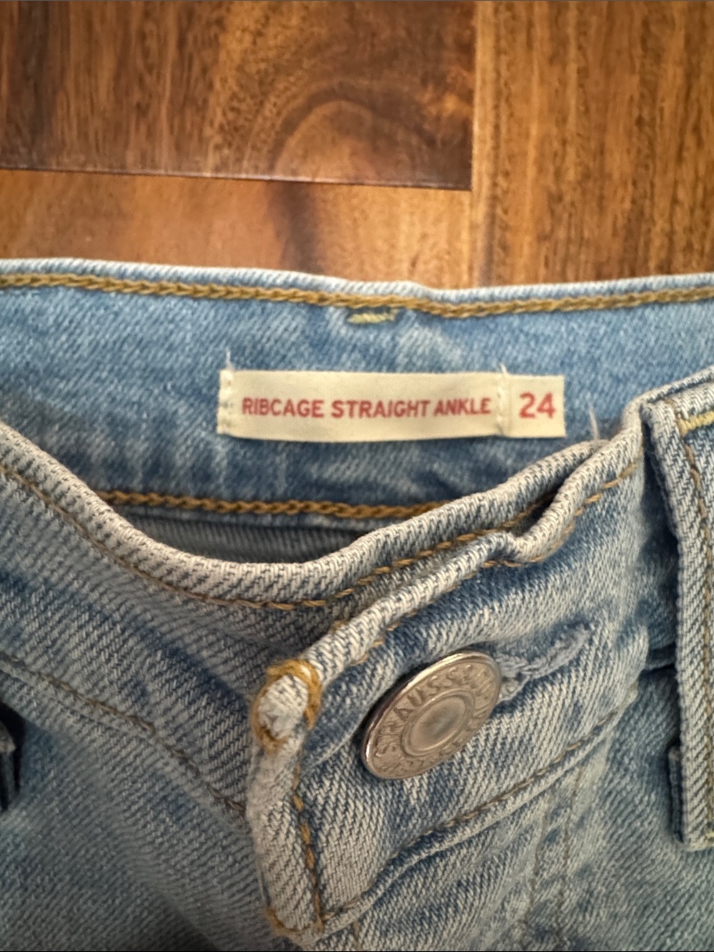 Levi’s High-Rise Straight Jeans - Picture 2 of 3